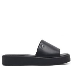 Klapki Lasocki. Czarne klapki damskie Lasocki, bez wzorów, bez obcasa. Za 159.99 zł.