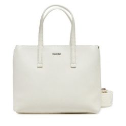 Torebka Calvin Klein. Torebki klasyczne damskie CALVIN KLEIN, bez wzorów, bez dodatków. Za 329.99 zł.