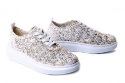 Artiker Relaks 58C0528 WHITE-GOLD, półbuty damskie. Białe półbuty damskie Artiker Relaks, bez wzorów, bez obcasa. Za 239.90 zł.