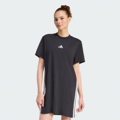 Sukienka Essentials 3-Stripes Tee. Białe sukienki damskie Adidas, xs, bez wzorów, eleganckie, bez kołnierzyka, bez ramiączek. Za 179.00 zł.