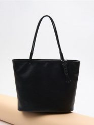 Torebka - czarny. Czarne torebki klasyczne damskie Sinsay, bez wzorów, bez dodatków. W wyprzedaży za 24.99 zł.