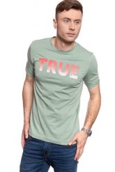 T-SHIRT MĘSKI MUSTANG ALEX C PRINT 1009912 6461. T-shirty męskie Mustang, m, bez wzorów, bez kołnierzyka. W wyprzedaży za 39.99 zł.