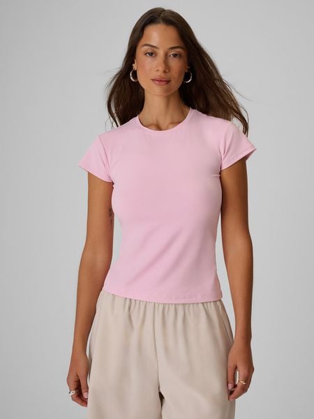 4F T-shirt slim gładki damski - różowy L. Czerwone t-shirty damskie 4f, l, bez wzorów, z tkaniny, bez kołnierzyka. W wyprzedaży za 49.99 zł.