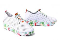 ARTIKER RELAKS 58C0598 white/yellow, półbuty damskie. Białe półbuty damskie Artiker Relaks, bez wzorów, ze skóry, bez obcasa, na koturnie. Za 165.67 zł.