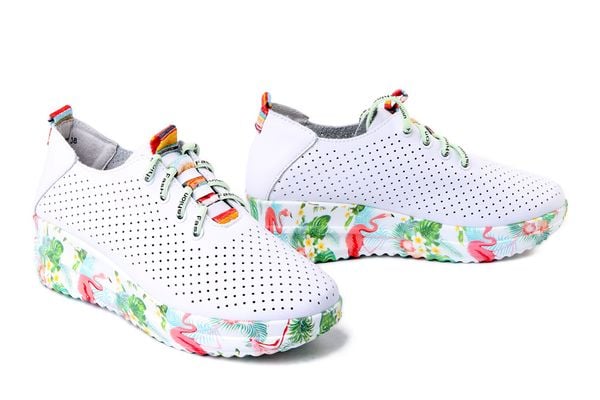 ARTIKER RELAKS 58C0598 white/yellow, półbuty damskie. Białe półbuty damskie Artiker Relaks, bez wzorów, ze skóry, bez obcasa, na koturnie. Za 165.67 zł.