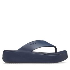Japonki Crocs. Niebieskie klapki damskie Crocs, bez wzorów, bez obcasa. Za 199.99 zł.