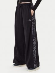 Adidas Spodnie dresowe Animal Print 3-Stripes JM1840 Czarny Loose Fit. Czarne spodnie dresowe damskie Adidas, l, bez wzorów, z dresówki. Za 219.99 zł.