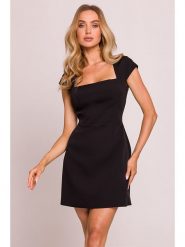 Made of emotion Sukienka w kolorze czarnym rozmiar: XL. Czarne sukienki damskie Made Of Emotion, xl, bez wzorów, bez kołnierzyka, bez ramiączek, mini. Za 219.60 zł.