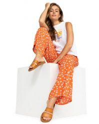 Sandały dla Kobiety COASTAL COOL Beżowy. Brązowe sandały damskie Roxy, bez wzorów, z materiału, bez obcasa. Za 149.99 zł.
