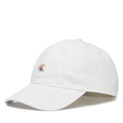 Czapka z daszkiem Calvin Klein. Białe czapki z daszkiem damskie CALVIN KLEIN, bez wzorów. Za 169.99 zł.