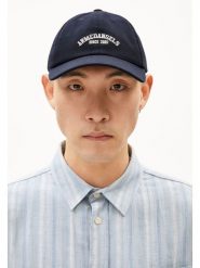 Armedangels Czapka "Yenaas Sience 2007" w kolorze granatowym rozmiar: onesize. Niebieskie czapki męskie ARMEDANGELS, bez wzorów, z bawełny, sportowe. Za 126.75 zł.