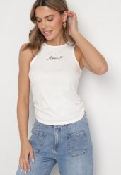 Biały Bawełniany Top Ozdobiony Napisami i Gumkami po Bokach Elanwen. Białe topy damskie Born2be, m, z aplikacjami, z bawełny, bez kołnierzyka. Za 34.99 zł.