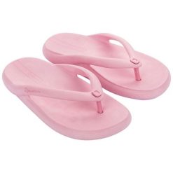 Japonki Ipanema Bliss Fem 41/42. Czerwone klapki damskie Ipanema, bez wzorów, z gumy, bez obcasa, na płaskiej podeszwie. Za 67.99 zł.