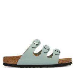 Klapki Birkenstock. Zielone klapki damskie Birkenstock, bez wzorów, bez obcasa. Za 399.99 zł.