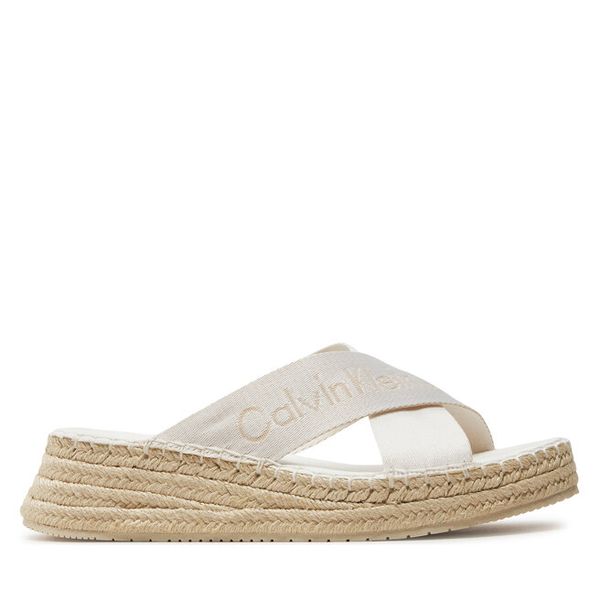 Espadryle Calvin Klein Jeans. Białe espadryle damskie Calvin Klein Jeans, bez wzorów, z jeansu, bez obcasa. Za 219.99 zł.
