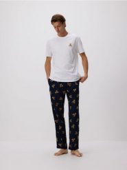 Dwuczęściowa piżama z nadrukiem - biały. Białe piżamy męskie Reserved, l, bez wzorów, z bawełny, bez ramiączek. Za 139.99 zł.