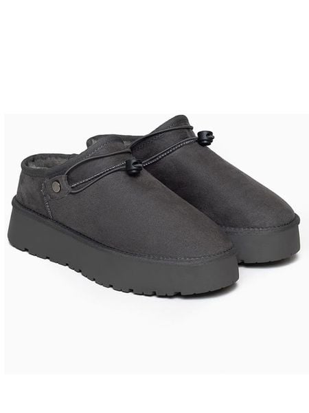 ISLAND BOOT Botki "Ibilis" w kolorze szarym rozmiar: 37. Szare botki damskie Island Boot, z materiału, bez obcasa, na platformie, bez zapięcia. Za 161.34 zł.