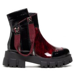 Botki Maciejka. Czerwone botki damskie Maciejka, bez obcasa, na słupku, bez zapięcia. Za 479.99 zł.