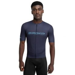 Męska koszulka rowerowa z krótkim rękawem z siateczki Kolarstwo Siroko M8 Tor. Niebieskie t-shirty sportowe męskie SIROKO, na lato, m, z tkaniny, bez ramiączek, rowerowe. Za 254.00 zł.