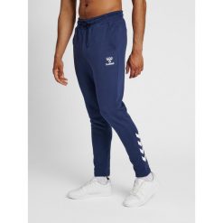 Stożkowy kombinezon do joggingu Hummel Sam 2.0. Niebieskie szorty męskie HUMMEL, bez wzorów, z bawełny. Za 198.25 zł.