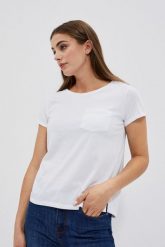 Bawełniany t-shirt z kieszkonką biały. Białe t-shirty damskie MOODO, xxl, bez wzorów, z bawełny, bez kołnierzyka. W wyprzedaży za 11.99 zł.