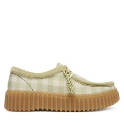 Półbuty Clarks. Zielone półbuty damskie Clarks, bez wzorów, bez obcasa, na płaskiej podeszwie. Za 519.99 zł.