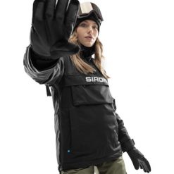 Kurtka snowboardowa damska W6-W Bruson. Czarne kurtki damskie SIROKO, bez wzorów, bez kaptura, snowboardowy. Za 886.00 zł.