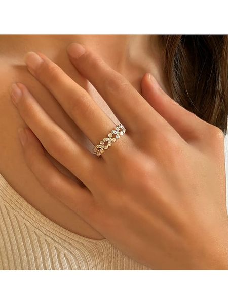 Les Petites Précieuses Pozłacany pierścionek z cyrkoniami rozmiar: 60. Szare pierścionki damskie Les Petites Précieuses, z cyrkonią, pozłacane. Za 164.92 zł.