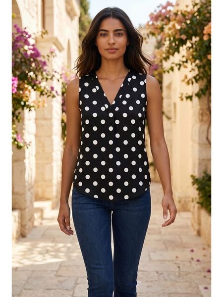 SOULSHAE Bluzka w kolorze czarnym rozmiar: L/XL. Czarne bluzki damskie SOULSHAE, l, bez wzorów, bez kołnierzyka, bez ramiączek. Za 119.95 zł.