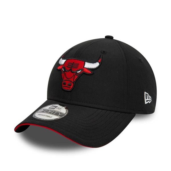 Czapka New Era 9Forty Chicago Bulls. Czarne czapki z daszkiem damskie New Era, bez wzorów. Za 184.50 zł.