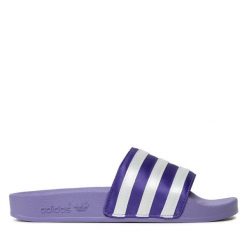 Klapki adidas. Fioletowe klapki damskie Adidas, bez wzorów, bez obcasa. Za 169.99 zł.