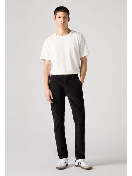 Levi´s Spodnie sztruksowe w kolorze czarnym rozmiar: W32/L30. Czarne spodnie materiałowe męskie z aplikacjami, ze skóry. Za 178.79 zł.