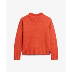 Damski sweter ze stójką Superdry Essential. Brązowe swetry klasyczne damskie Superdry., na zimę, bez kołnierzyka. W wyprzedaży za 242.35 zł.