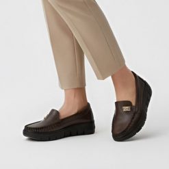 Półbuty damskie Armodo, mokasyny na płaskim obcasie i ze skóry naturalnej, czekoladowo-złote, 10167-S-Czekolada-Zl. Brązowe mokasyny damskie Armodo, ze skóry. Za 305.99 zł.