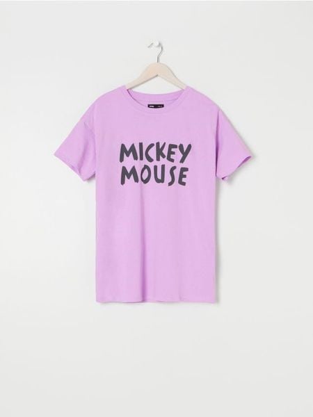 Koszulka oversize Myszka Miki - fioletowy. Fioletowe t-shirty damskie Sinsay, l, bez wzorów, z bawełny, bez kołnierzyka. Za 29.99 zł.