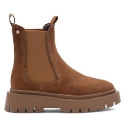 Botki Lasocki. Brązowe botki damskie Lasocki, bez obcasa, na płaskiej podeszwie, bez zapięcia. Za 149.99 zł.