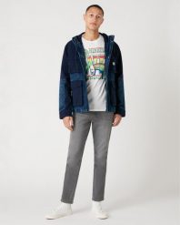 MĘSKI T-SHIRT WRANGLER SS 1947 TEE VINTAGE WHITE W7AUD3X1Y 112131364. Białe t-shirty męskie Wrangler, m, bez wzorów, bez kołnierzyka. Za 69.99 zł.