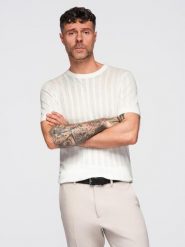 Męski ażurowy sweter z okrągłym dekoltem i krótkim rękawem – biały V1 - Rozmiar: XL. Białe swetry męskie Ombre Clothing, m, w ażurowe wzory, z dzianiny, bez kołnierzyka. W wyprzedaży za 119.99 zł.