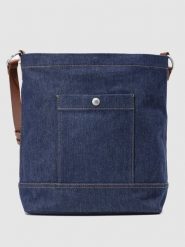 Levi's Torebka w kolorze granatowym - 34 x 32 x 13,5 cm rozmiar: onesize. Niebieskie torebki klasyczne damskie Levi's, bez wzorów, z bawełny, bez dodatków. Za 124.11 zł.