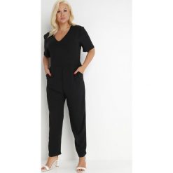 Czarny Kombinezon Panomeda. Czarne kombinezony damskie Born2be, plus size, bez wzorów, z tkaniny, klasyczne, bez kołnierzyka, plus size, bez ramiączek, długie. Za 109.99 zł.