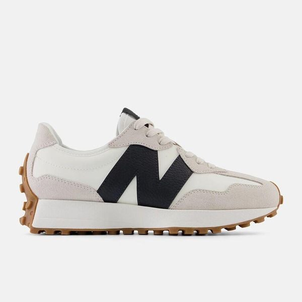 Buty damskie New Balance 327 beżowe. Brązowe obuwie do biegania damskie New Balance. Za 617.00 zł.