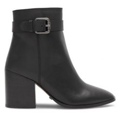 Botki GINO ROSSI. Czarne botki damskie Gino Rossi, bez obcasa, na słupku, bez zapięcia. Za 429.99 zł.