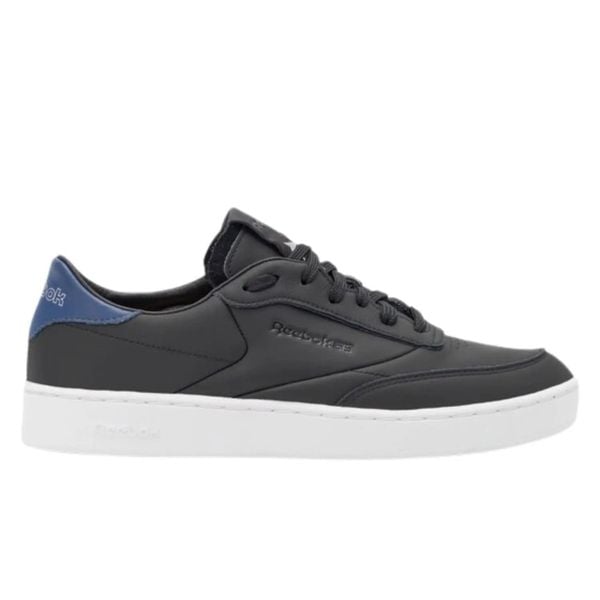 Buty do chodzenia Reebok Club C Clean. Czarne buty sportowe na co dzień damskie Reebok, bez wzorów, z gumy, trekkingowe, Reebok Club. Za 220.64 zł.