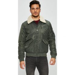 Lee - Kurtka bomber. Zielone kurtki męskie Lee, l, bez wzorów, z futra, bez kaptura. W wyprzedaży za 339.90 zł.
