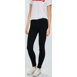 Levi's - Jeansy 710. Czarne jeansy damskie Levi's. Za 379.90 zł.