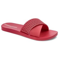 Czerwone Klapki Ipanema Modne Wodoodporne Obuwie Damskie. Czerwone klapki damskie Ipanema, bez wzorów, bez obcasa. Za 99.99 zł.