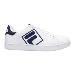 Buty Fila Courtbay Logo FFM0364 13037 białe. Białe buty sportowe na co dzień męskie z gumy, bez zapięcia. W wyprzedaży za 297.79 zł.