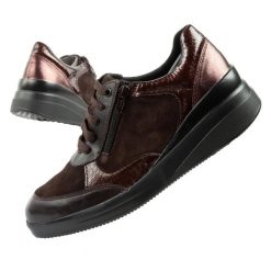 Buty sportowe Scholl Emma Laces Suede leather F302391019. Brązowe buty sportowe na co dzień damskie Scholl, bez wzorów, z gumy, trekkingowe. Za 119.00 zł.