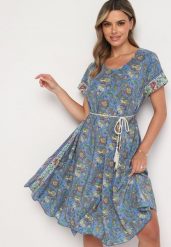Niebieska Wiskozowa Sukienka Rozkloszowana we Wzór Paisley Mastis. Niebieskie sukienki damskie Born2be, na imprezę, uniwersalny, bez wzorów, z wiskozy, eleganckie, bez kołnierzyka, bez ramiączek, midi, rozkloszowane. W wyprzedaży za 63.99 zł.