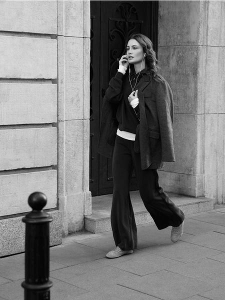 Marynarka oversize z wełną - ciemnoszary. Szare marynarki i żakiety damskie Reserved, l, bez wzorów, z tkaniny. Za 379.99 zł.